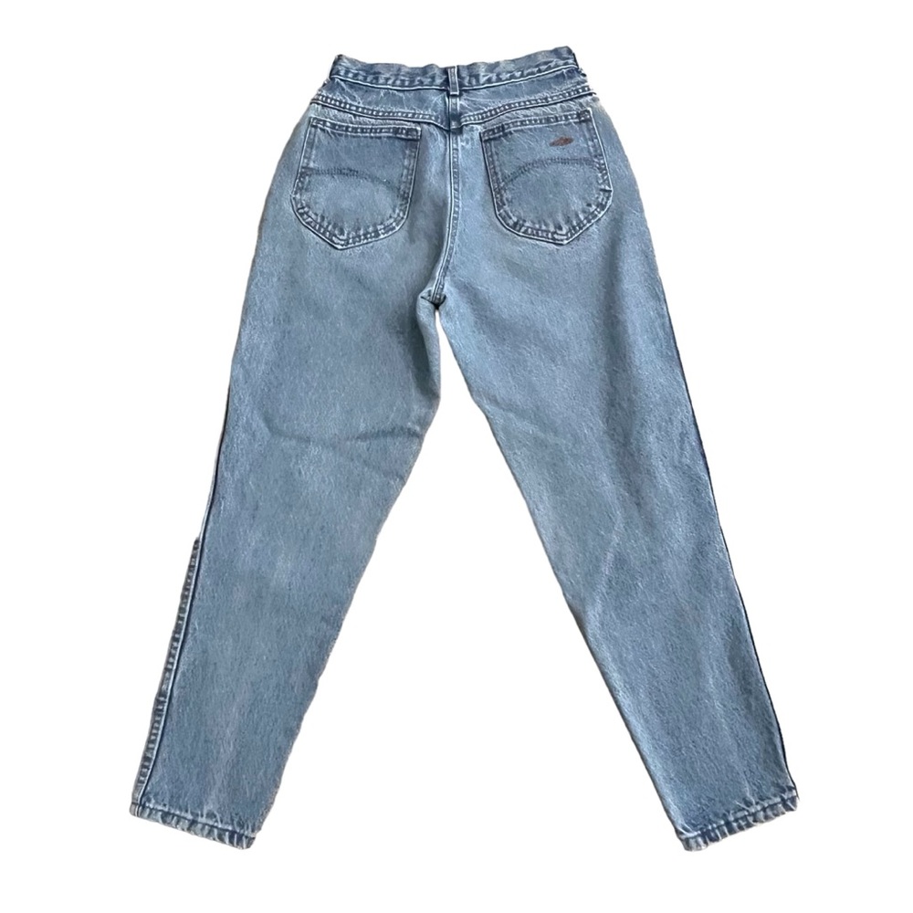 Vintage 90s Chic Ultra High Rise Mom Jeans Tapered Leg Medium Blue Wash